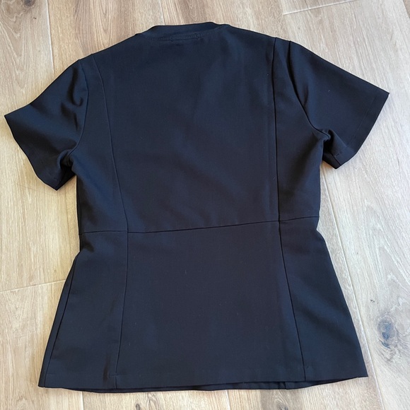 FIGS scrub top. Slim. Black. Side pockets with shiny trim Small - Picture 3 of 4